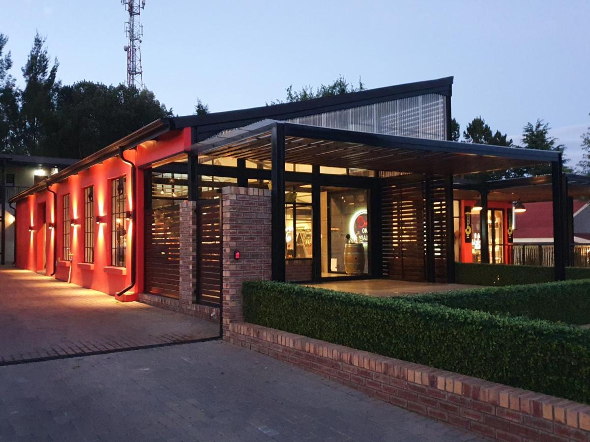 Sleep@84 Hotel Dullstroom Exterior photo